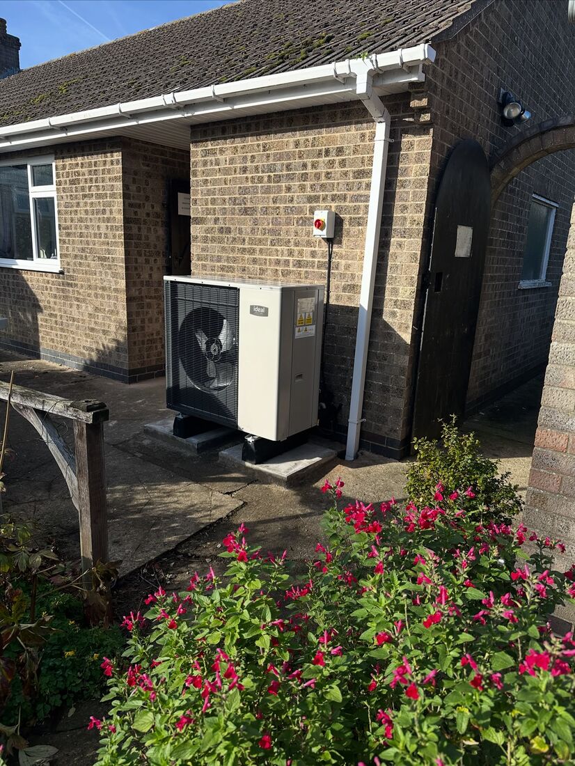Air source heat pump installation in Lincoln by AuraNord